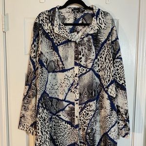 EUC Boohoo animal print tunic